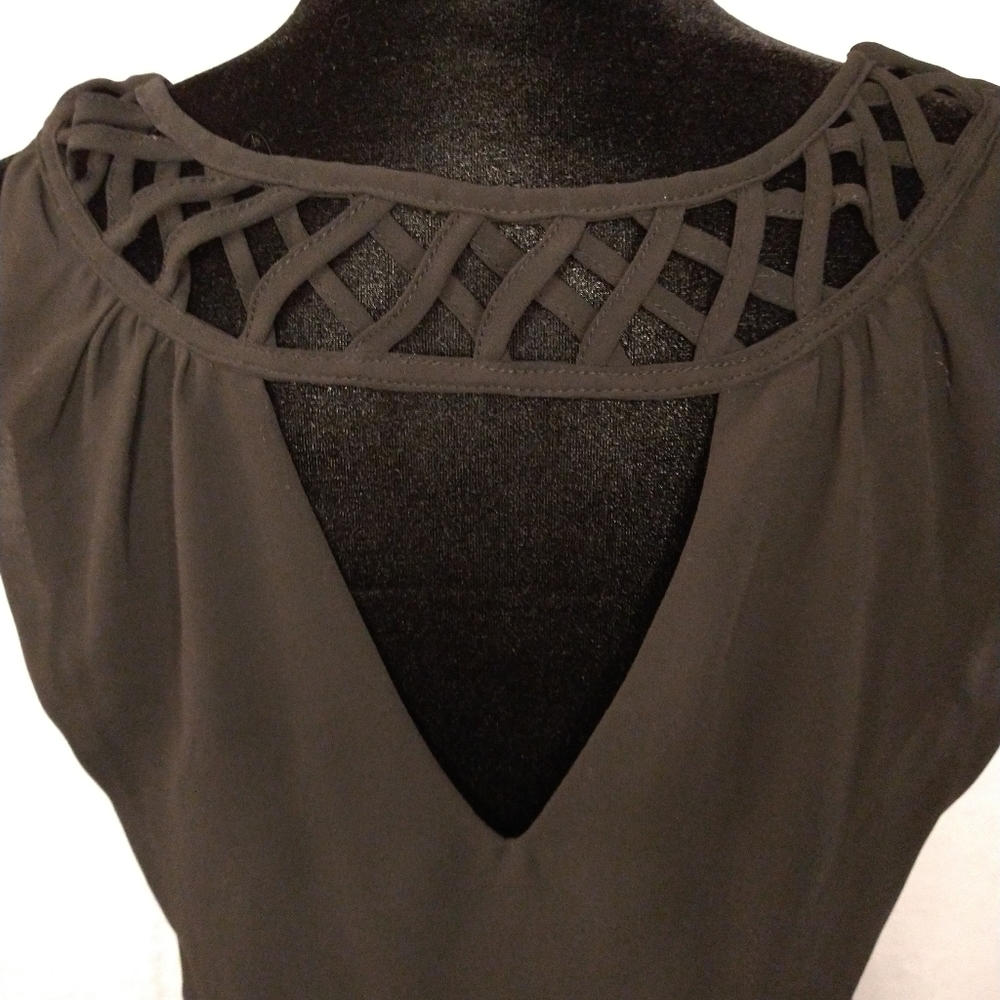 Hi-lo Dress - Picture 4 of 14